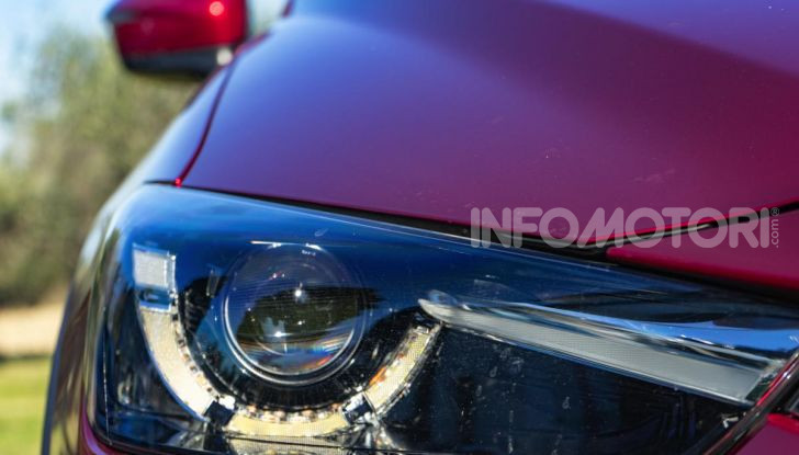 Prova Mazda CX-3 con il benzina da 121CV: tanto divertimento e stile! - Foto 11 di 36