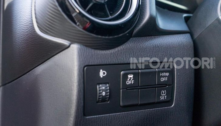 Prova nuova Mazda2: la leggerezza dell’1.5 Skyactiv-G da 90CV a benzina - Foto 18 di 26