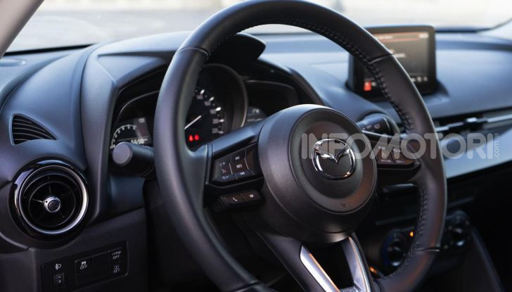 Prova nuova Mazda2: la leggerezza dell’1.5 Skyactiv-G da 90CV a benzina - Foto 19 di 26