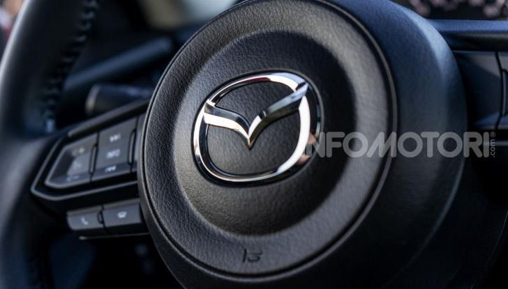 Prova nuova Mazda2: la leggerezza dell’1.5 Skyactiv-G da 90CV a benzina - Foto 13 di 26