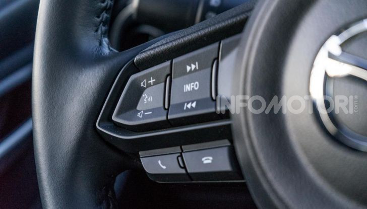 Prova nuova Mazda2: la leggerezza dell’1.5 Skyactiv-G da 90CV a benzina - Foto 11 di 26