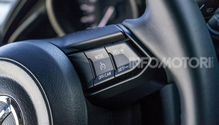 Prova nuova Mazda2: la leggerezza dell’1.5 Skyactiv-G da 90CV a benzina - Foto 12 di 26