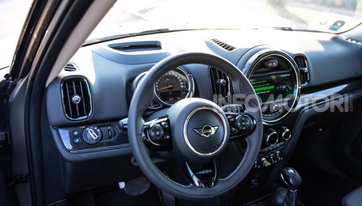 Prova MINI Countryman ibrida plug-in 2019: 224CV per risparmiare - Foto 51 di 57