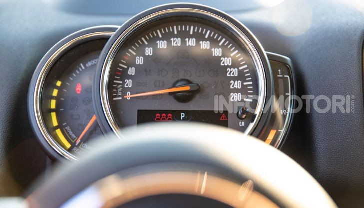 Prova MINI Countryman ibrida plug-in 2019: 224CV per risparmiare - Foto 46 di 57