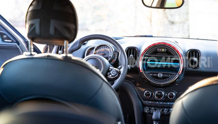 Prova MINI Countryman ibrida plug-in 2019: 224CV per risparmiare - Foto 45 di 57