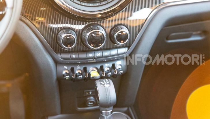 Prova MINI Countryman ibrida plug-in 2019: 224CV per risparmiare - Foto 40 di 57