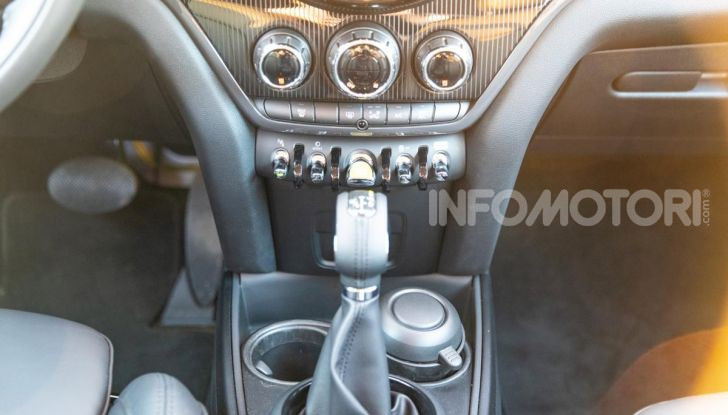 Prova MINI Countryman ibrida plug-in 2019: 224CV per risparmiare - Foto 9 di 57