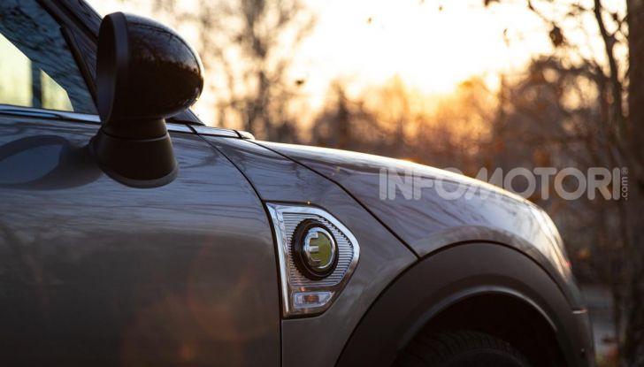 Prova MINI Countryman ibrida plug-in 2019: 224CV per risparmiare - Foto 4 di 57