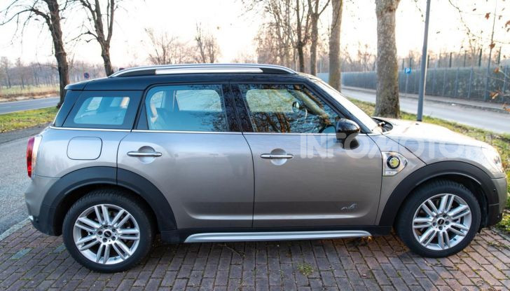 Prova MINI Countryman ibrida plug-in 2019: 224CV per risparmiare - Foto 30 di 57