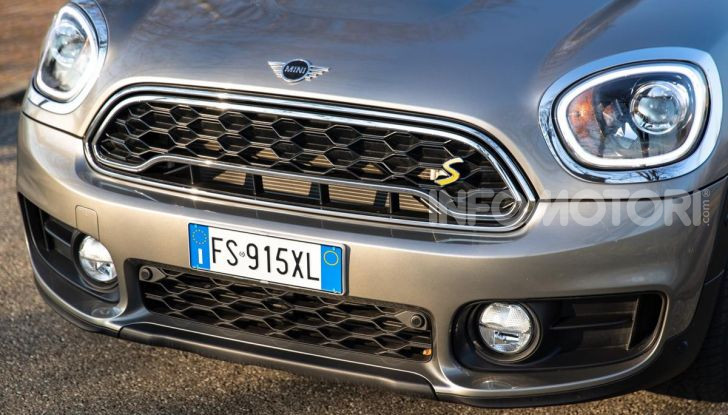 Prova MINI Countryman ibrida plug-in 2019: 224CV per risparmiare - Foto 56 di 57