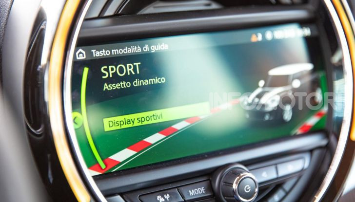 Prova MINI Countryman ibrida plug-in 2019: 224CV per risparmiare - Foto 25 di 57