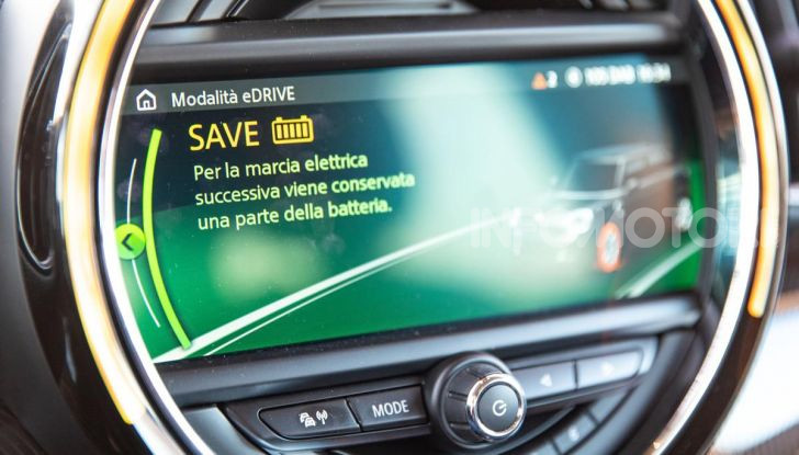 Prova MINI Countryman ibrida plug-in 2019: 224CV per risparmiare - Foto 23 di 57