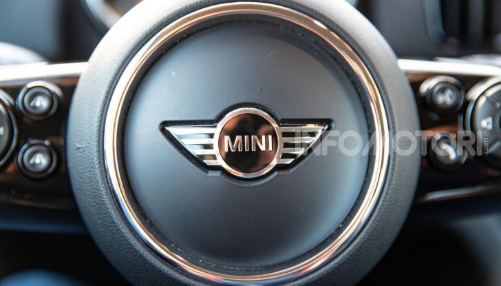 Prova MINI Countryman ibrida plug-in 2019: 224CV per risparmiare - Foto 20 di 57