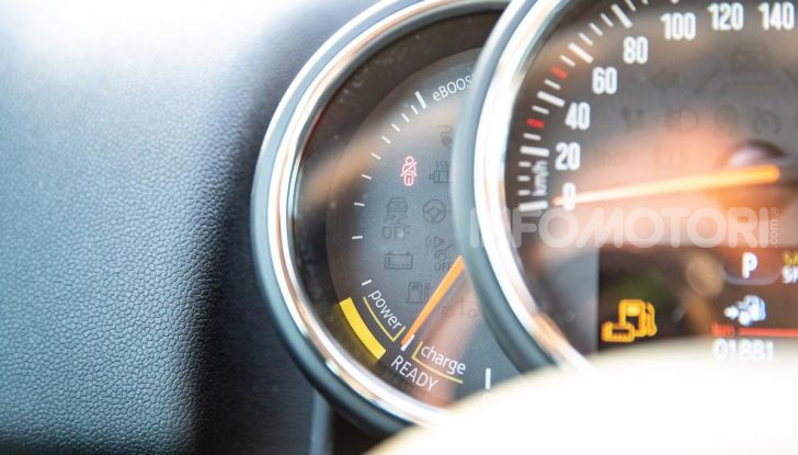 Prova MINI Countryman ibrida plug-in 2019: 224CV per risparmiare - Foto 19 di 57