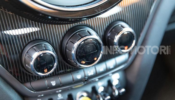 Prova MINI Countryman ibrida plug-in 2019: 224CV per risparmiare - Foto 12 di 57
