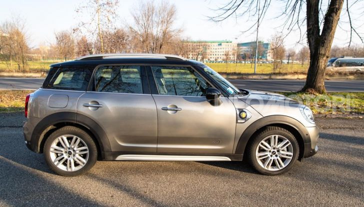 Prova MINI Countryman ibrida plug-in 2019: 224CV per risparmiare - Foto 3 di 57