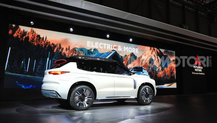 Mitsubishi Engelberg Tourer: SUV elettrico per il Salone di Ginevra 2019 - Foto 31 di 40