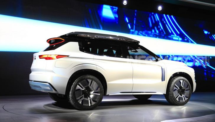 Mitsubishi Engelberg Tourer: SUV elettrico per il Salone di Ginevra 2019 - Foto 32 di 40
