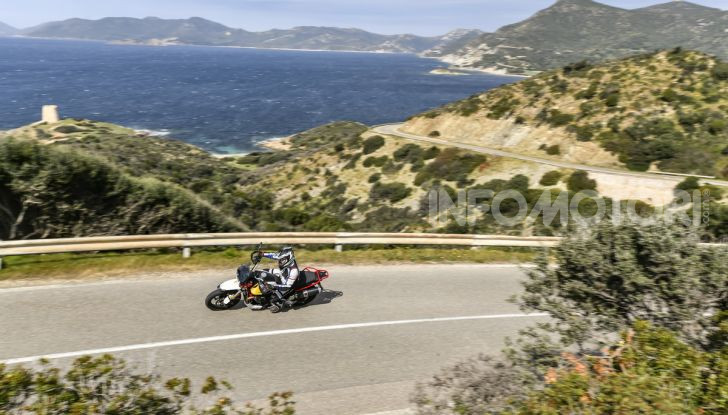 La Moto Guzzi V85TT piace e Mandello assume 18 giovani operai - Foto 3 di 116