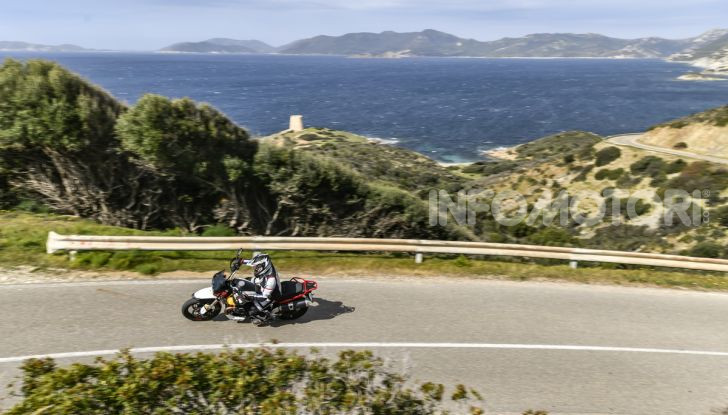 La Moto Guzzi V85TT piace e Mandello assume 18 giovani operai - Foto 6 di 116