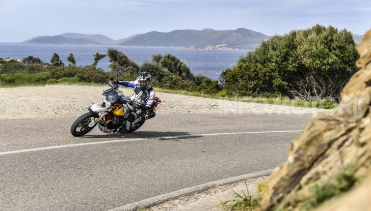 La Moto Guzzi V85TT piace e Mandello assume 18 giovani operai - Foto 14 di 116