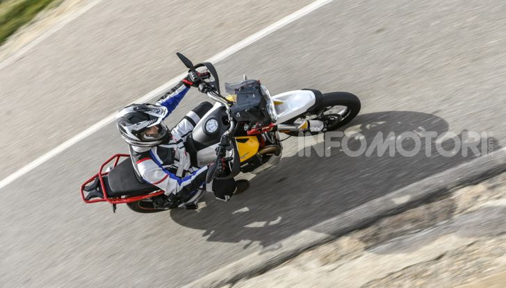 La Moto Guzzi V85TT piace e Mandello assume 18 giovani operai - Foto 16 di 116