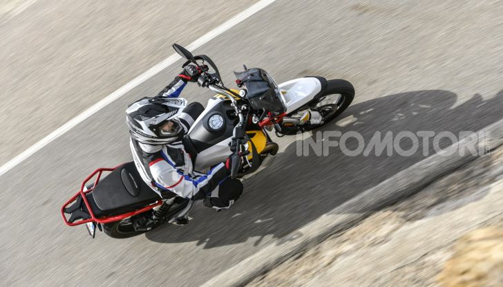La Moto Guzzi V85TT piace e Mandello assume 18 giovani operai - Foto 18 di 116