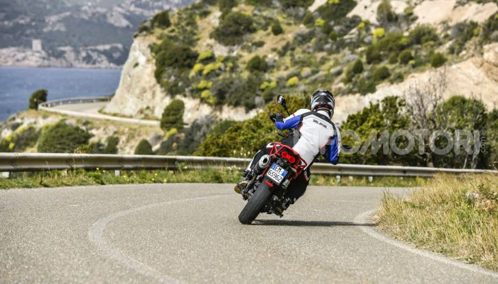 La Moto Guzzi V85TT piace e Mandello assume 18 giovani operai - Foto 23 di 116