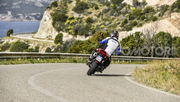 La Moto Guzzi V85TT piace e Mandello assume 18 giovani operai - Foto 24 di 116