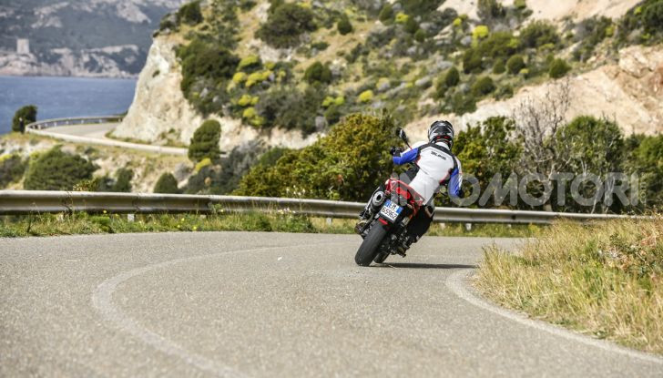 La Moto Guzzi V85TT piace e Mandello assume 18 giovani operai - Foto 26 di 116