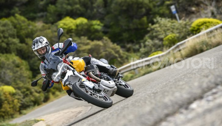 La Moto Guzzi V85TT piace e Mandello assume 18 giovani operai - Foto 33 di 116