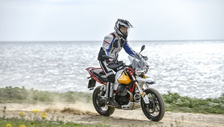 La Moto Guzzi V85TT piace e Mandello assume 18 giovani operai - Foto 45 di 116