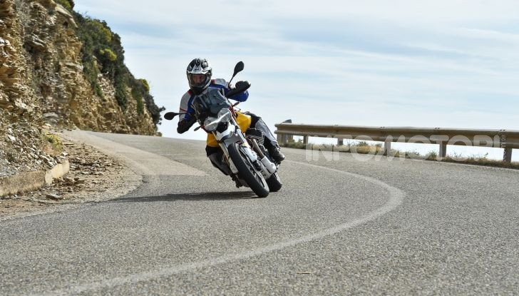 La Moto Guzzi V85TT piace e Mandello assume 18 giovani operai - Foto 56 di 116