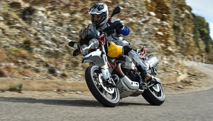 La Moto Guzzi V85TT piace e Mandello assume 18 giovani operai - Foto 60 di 116