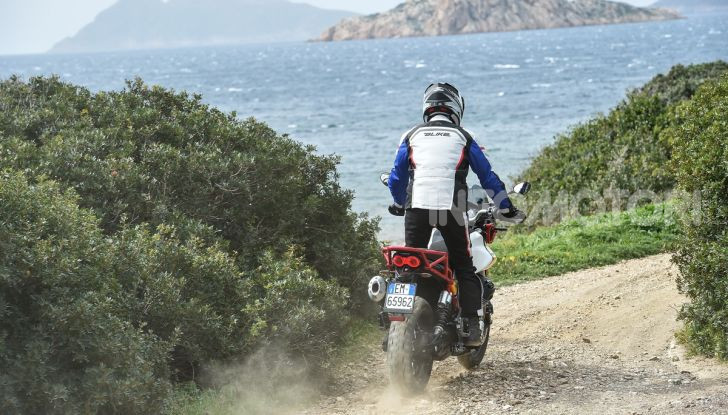 La Moto Guzzi V85TT piace e Mandello assume 18 giovani operai - Foto 75 di 116