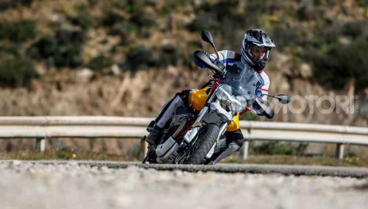 La Moto Guzzi V85TT piace e Mandello assume 18 giovani operai - Foto 79 di 116