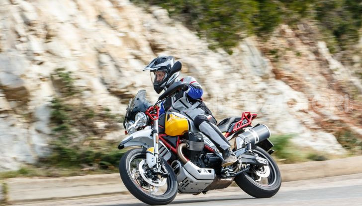 La Moto Guzzi V85TT piace e Mandello assume 18 giovani operai - Foto 97 di 116