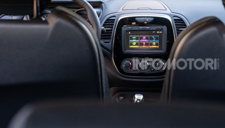 Nuova Renault Captur Sport Edition, primo contatto su strada e prestazioni - Foto 6 di 11