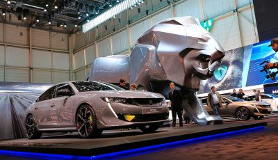In viaggio verso Ginevra e nel futuro elettrificato con Peugeot