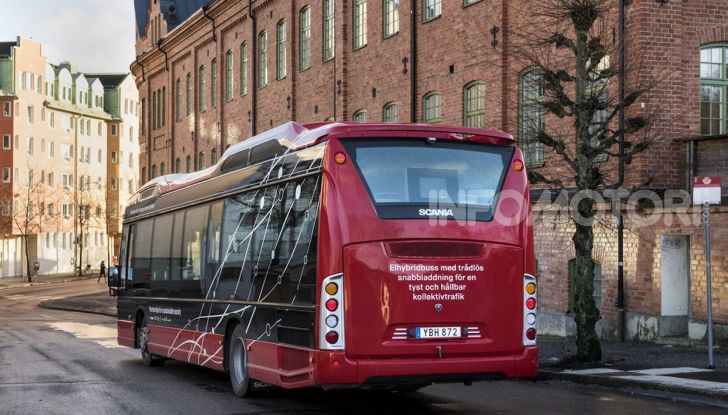 Scania, al via i test di autobus elettrici a guida autonoma - Foto 1 di 6