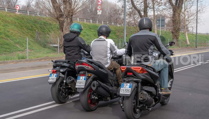 Comparativa scooter 400: Suzuki Burgman, Yamaha XMAX e BMW C400X - Foto 19 di 61