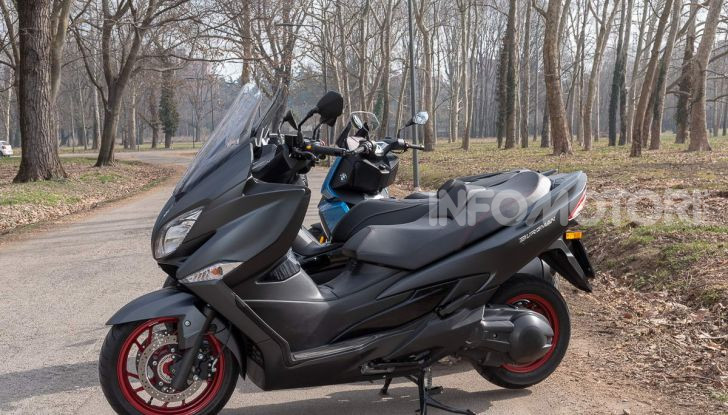 Comparativa scooter 400: Suzuki Burgman, Yamaha XMAX e BMW C400X - Foto 28 di 61