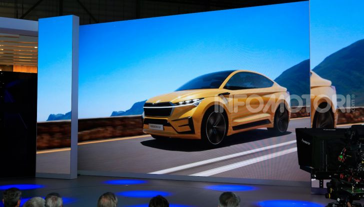 Skoda Vision iV: a Ginevra arriva l’auto elettrica del futuro - Foto 12 di 35