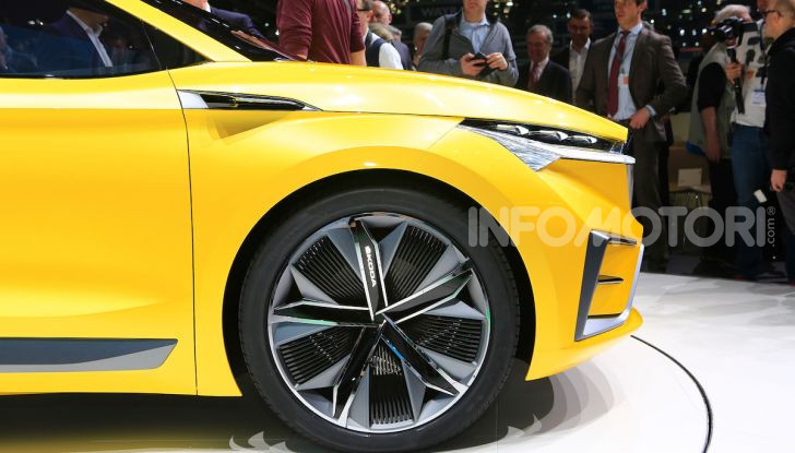 Skoda Vision iV: a Ginevra arriva l’auto elettrica del futuro - Foto 22 di 35