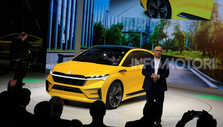 Skoda Vision iV: a Ginevra arriva l’auto elettrica del futuro - Foto 16 di 35
