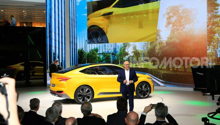 Skoda Vision iV: a Ginevra arriva l’auto elettrica del futuro - Foto 17 di 35