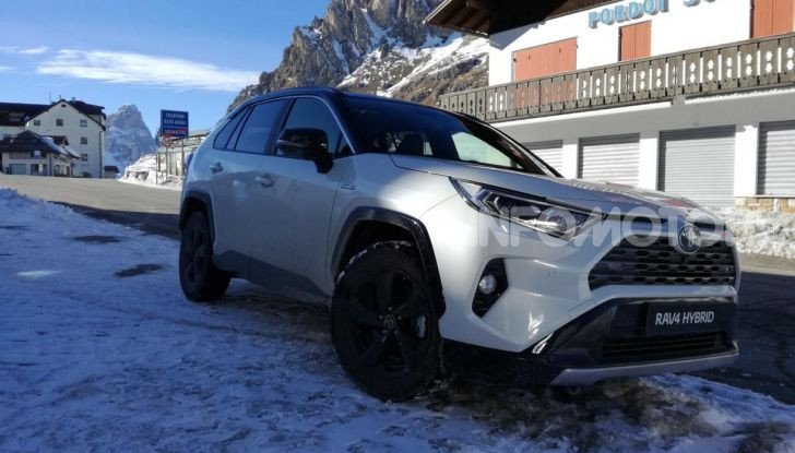 Toyota RAV4 2022: il SUV giapponese si aggiorna, ecco tutte le novità - Foto 6 di 26