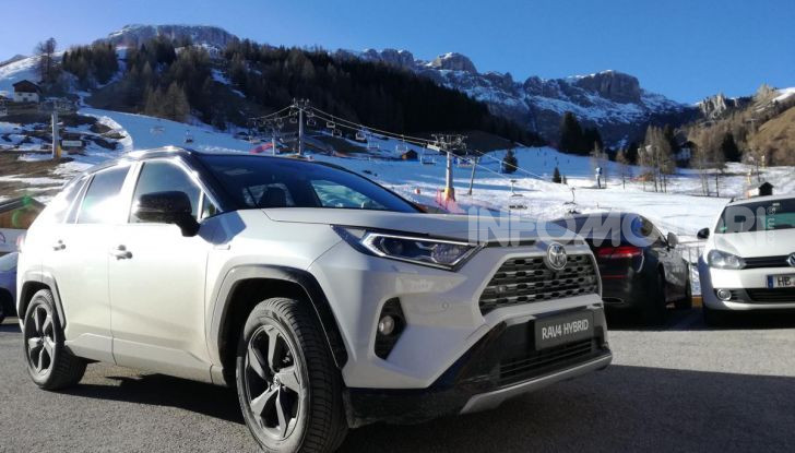 Toyota RAV4 2022: il SUV giapponese si aggiorna, ecco tutte le novità - Foto 7 di 26