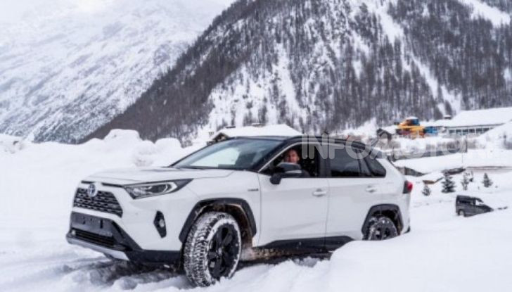 Toyota RAV4 2022: il SUV giapponese si aggiorna, ecco tutte le novità - Foto 1 di 26