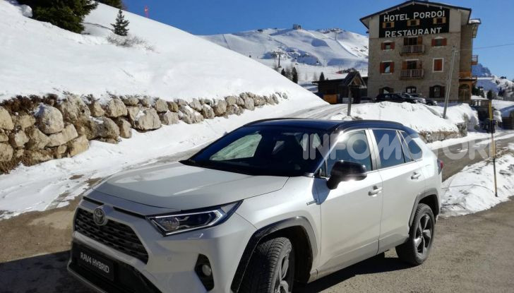 Toyota RAV4 2022: il SUV giapponese si aggiorna, ecco tutte le novità - Foto 2 di 26